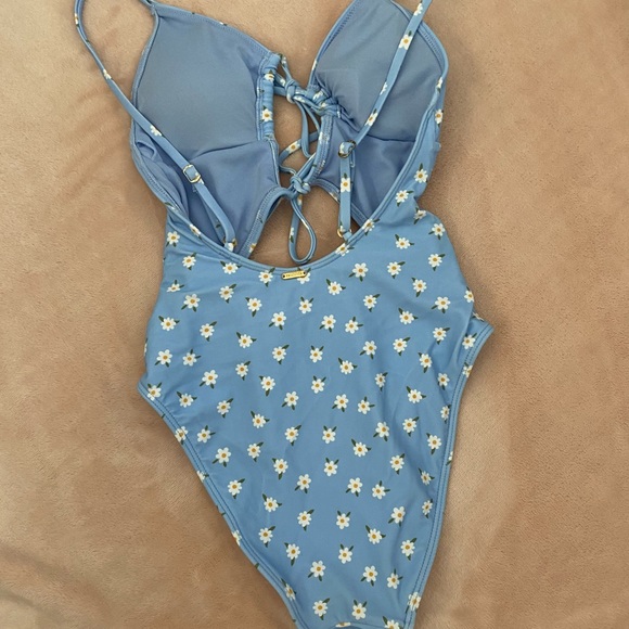 Hollister Floral One Piece Swimsuit - Picture 3 of 4